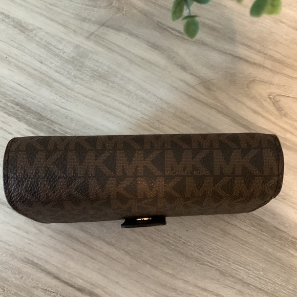 Michael Kors Jet Set Brown Travel Wallet NWOT - Picture 5 of 11